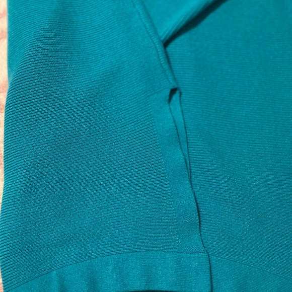 Women’s Size Medium Oversized Turtleneck Sweater Like New Condition - Picture 6 of 6